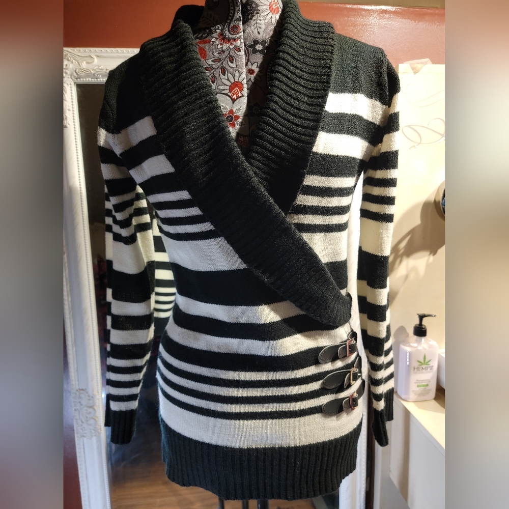 Majora cowl neck sweater sz m
